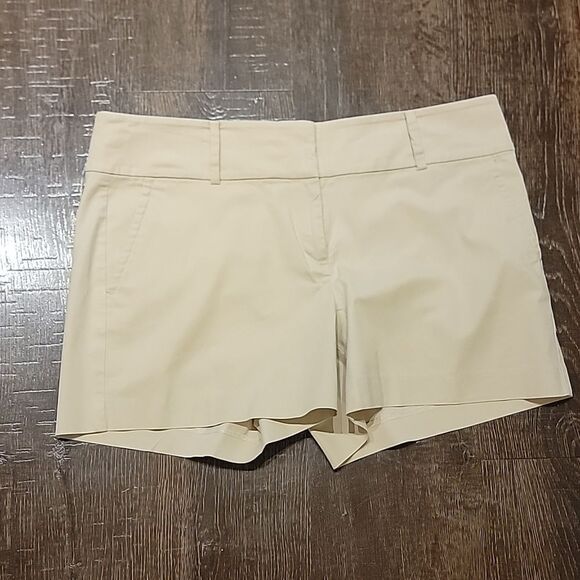 Ann Talyor Signature Khaki Shorts - Picture 12 of 16